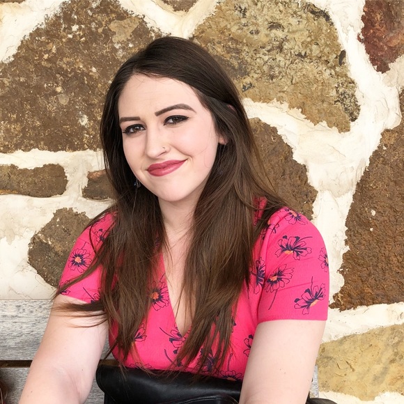 Meet your Posher, Taylor - Picture 1 of 1